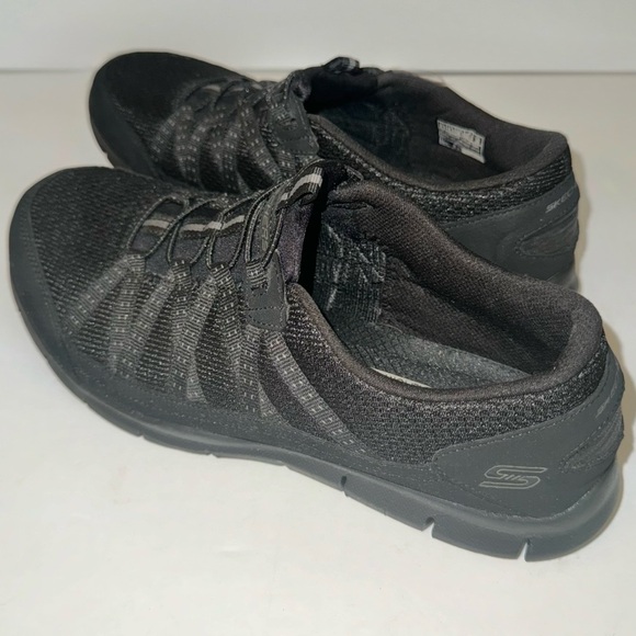 Skechers Wide Fit “Gratis Strolling” Slip On Athletic Walking Sneakers, Sz 8.5 - Picture 4 of 13